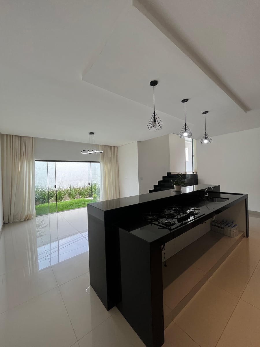 Casa em 2 pavimentos em região nobre de Araxa !!!  - 7
