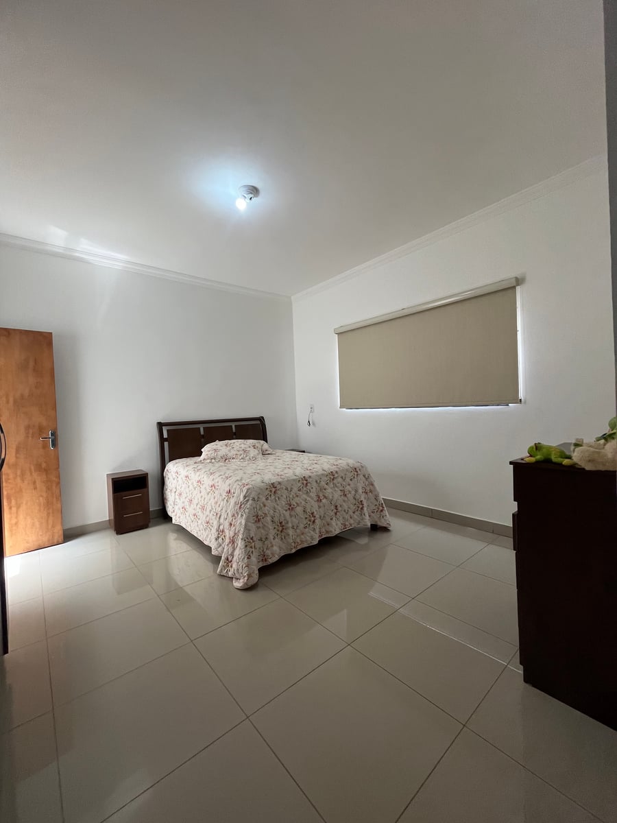 Casa em 2 pavimentos em região nobre de Araxa !!!  - 13