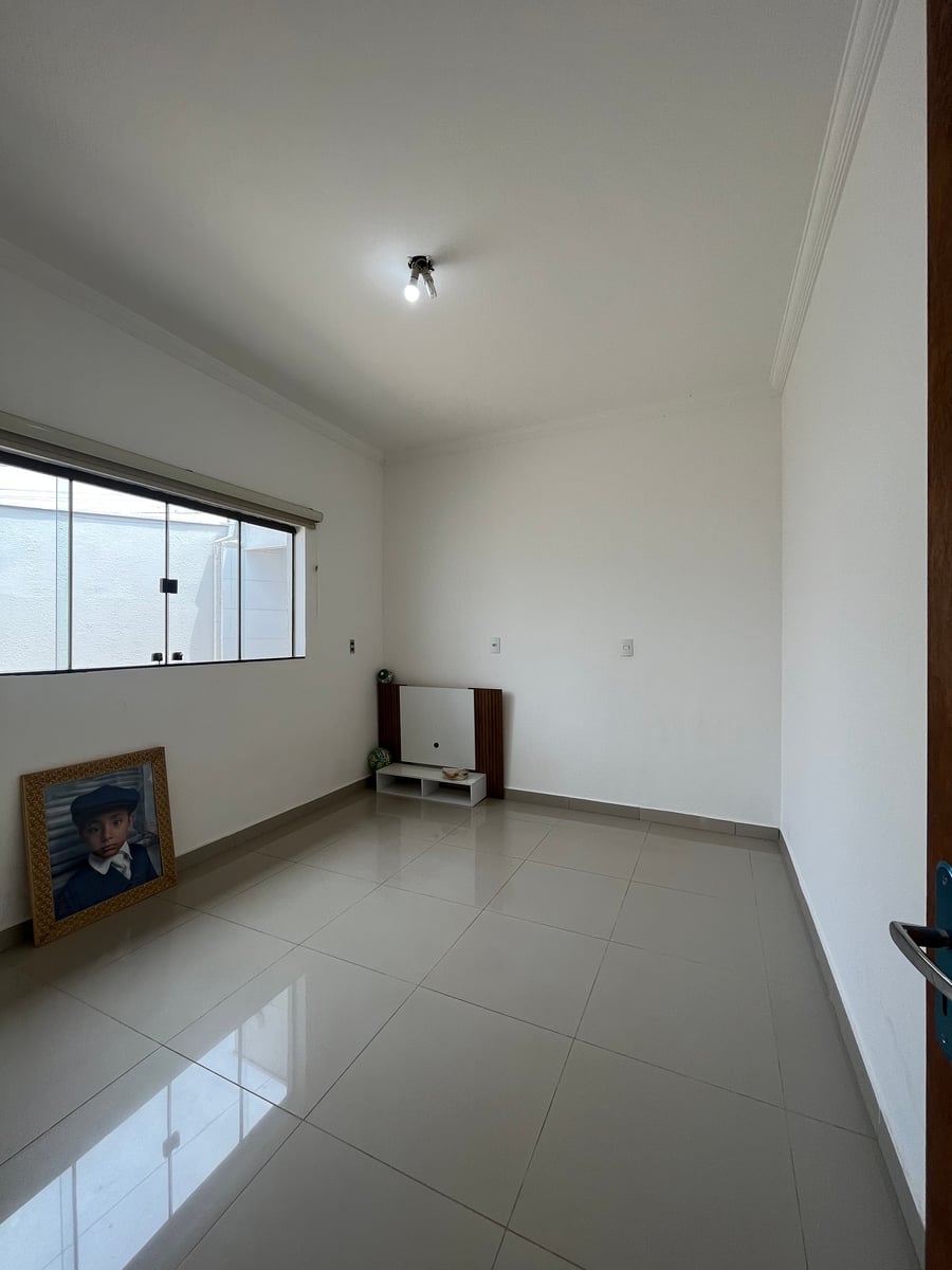 Casa em 2 pavimentos em região nobre de Araxa !!!  - 14