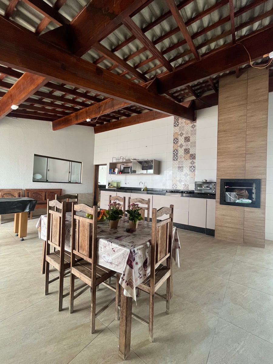Casa em 2 pavimentos em região nobre de Araxa !!!  - 15