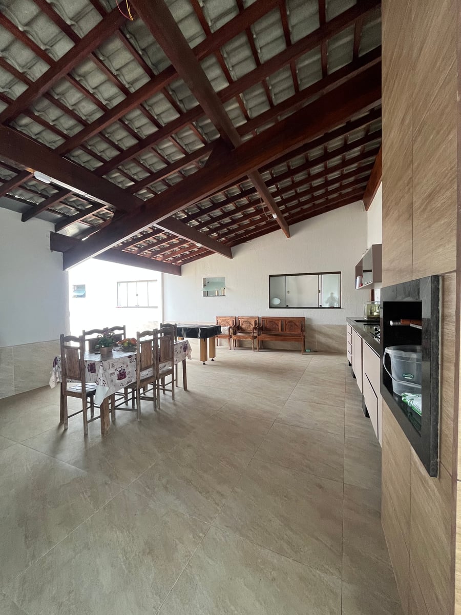 Casa em 2 pavimentos em região nobre de Araxa !!!  - 17