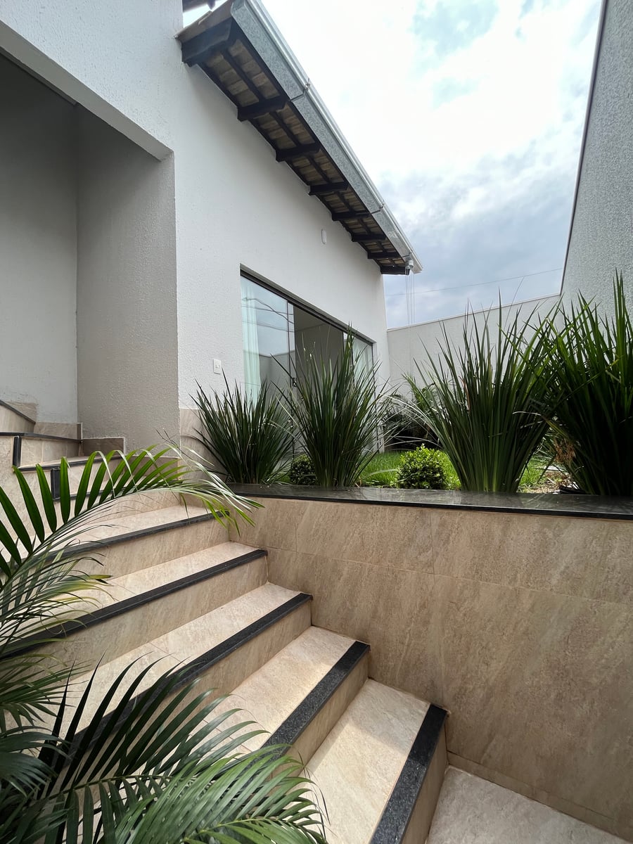 Casa em 2 pavimentos em região nobre de Araxa !!!  - 19